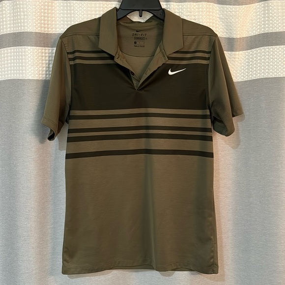 Like New Mens Nike Standard Fit Short Sleeve Golf Polo - Picture 1 of 4
